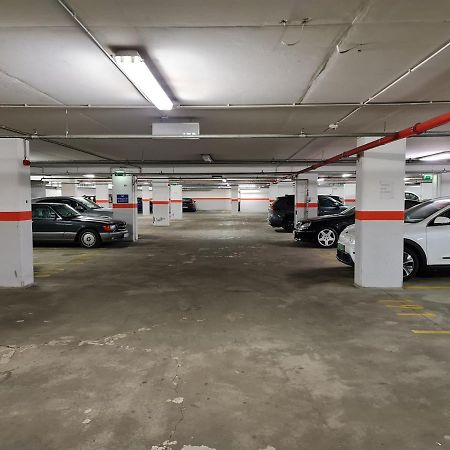 Economy Downtown Design Apartments - Free Parking - Balcony - Super Puplic Transport - Ac Budapest Luaran gambar