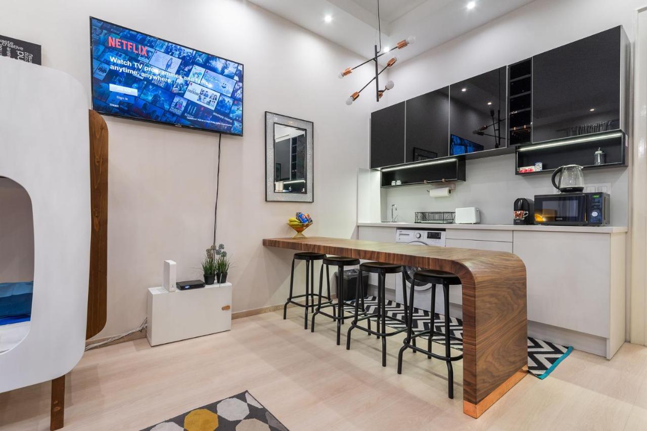 Economy Downtown Design Apartments - Free Parking - Balcony - Super Puplic Transport - Ac Budapest Luaran gambar