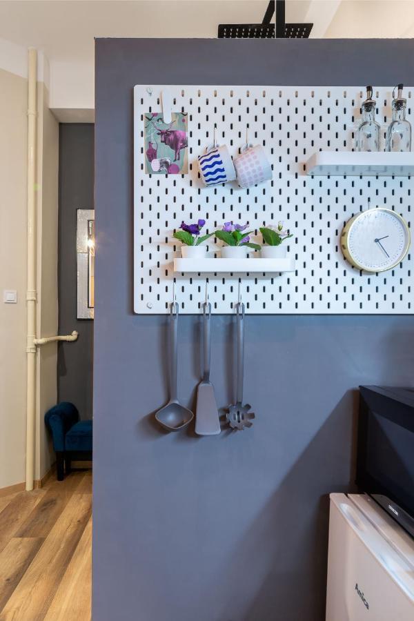 Economy Downtown Design Apartments - Free Parking - Balcony - Super Puplic Transport - Ac Budapest Luaran gambar