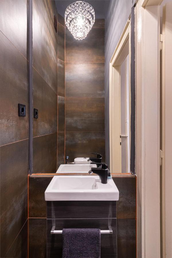 Economy Downtown Design Apartments - Free Parking - Balcony - Super Puplic Transport - Ac Budapest Luaran gambar