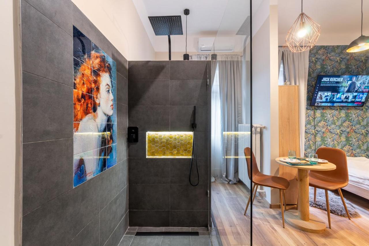 Economy Downtown Design Apartments - Free Parking - Balcony - Super Puplic Transport - Ac Budapest Luaran gambar