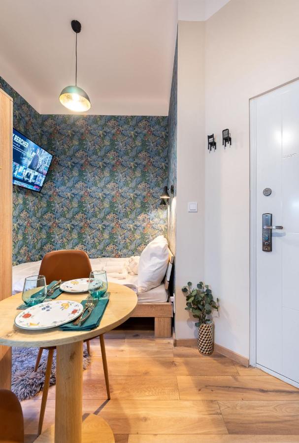 Economy Downtown Design Apartments - Free Parking - Balcony - Super Puplic Transport - Ac Budapest Luaran gambar
