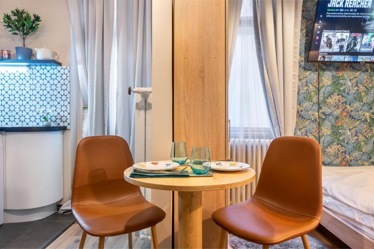 Economy Downtown Design Apartments - Free Parking - Balcony - Super Puplic Transport - Ac Budapest Luaran gambar